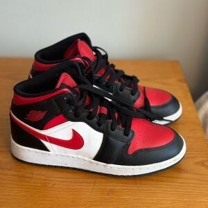 Nike Air Jordan 1 mid black/red/white size youth 7, great condition